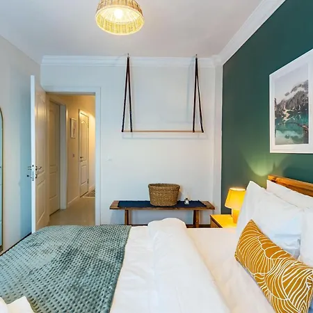 Flat With Excellent Location In Tesvikiye, Sisli Estambul