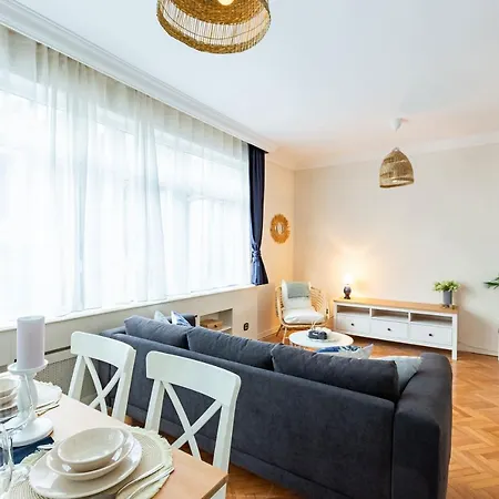 Апартаменты Flat With Excellent Location In Tesvikiye, Sisli