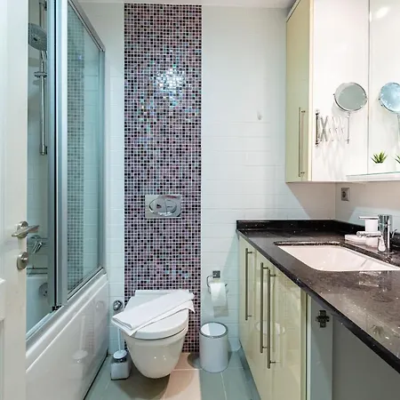 Flat With Excellent Location In Tesvikiye, Sisli Стамбул