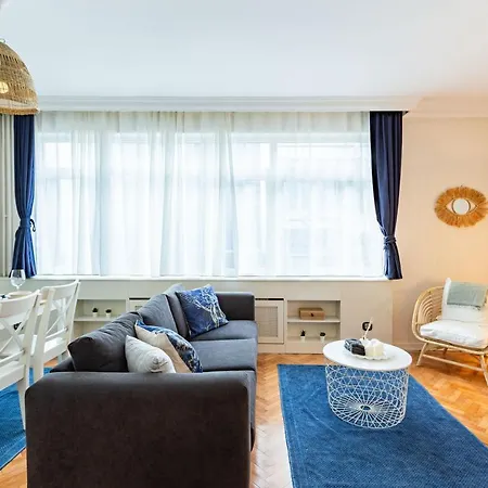 Flat With Excellent Location In Tesvikiye, Sisli Стамбул