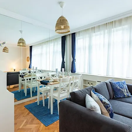 Апартаменты Flat With Excellent Location In Tesvikiye, Sisli *