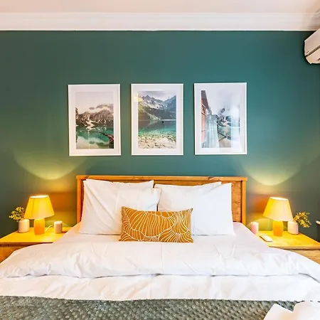 Flat With Excellent Location In Tesvikiye, Sisli Стамбул