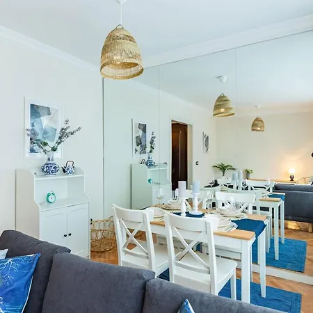 Апартаменты Flat With Excellent Location In Tesvikiye, Sisli Стамбул