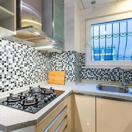 Апартаменты Flat With Excellent Location In Tesvikiye, Sisli